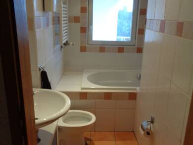 Wohnung zur Miete 600 € 3 Zimmer 83 m² Geschoss 3/3 frei ab sofort Duisburg 47057