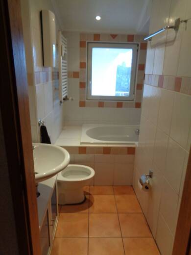 Wohnung zur Miete 600 € 3 Zimmer 83 m² Geschoss 3/3 frei ab sofort Neudorf - Süd Duisburg 47057
