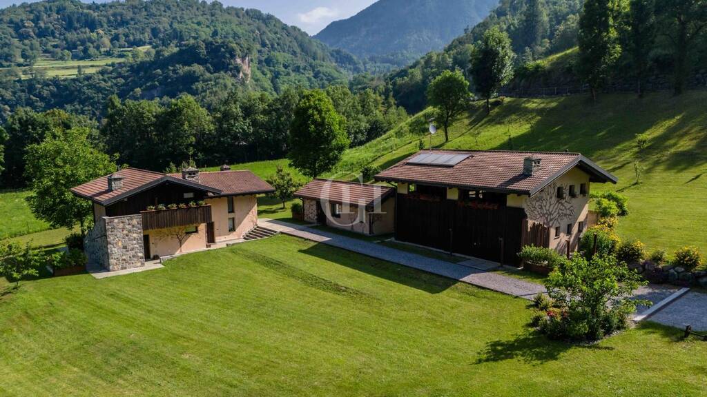 Villa zum Kauf 1.100.000 € 10 Zimmer 500 m² 10.000 m² Grundstück Bienno 25040