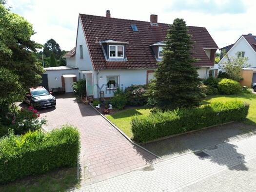 Doppelhaushälfte zum Kauf 298.000 € 5,5 Zimmer 140 m² 1.246 m² Grundstück Groden Cuxhaven 27472