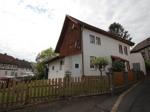 Wohnanlage zum Kauf provisionsfrei als Kapitalanlage geeignet 133.000 € 110 m² 190 m² Grundstück Bahnhofstr. 15 Niederaula 36272