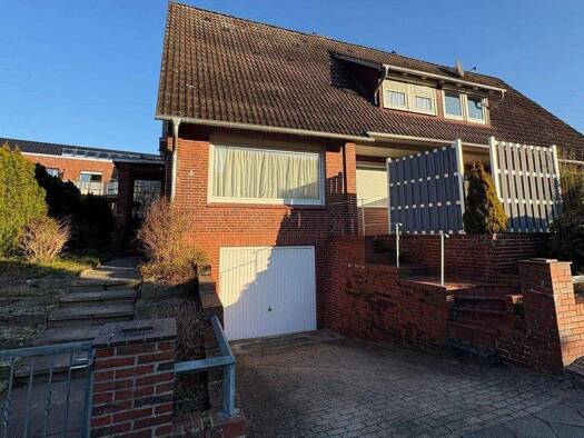 Doppelhaushälfte zum Kauf 385.000 € 4 Zimmer 114 m² 300 m² Grundstück frei ab sofort Stade 21682