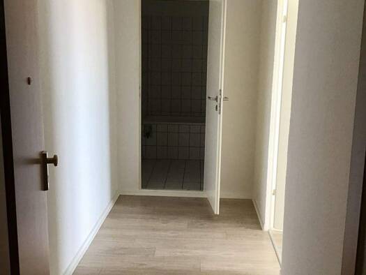 Wohnung zur Miete 306 € 2 Zimmer 42,1 m² 3. Geschoss frei ab 01.05.2026 Max-Herm-Straße 19 Hohenstücken Brandenburg an der Havel 14772