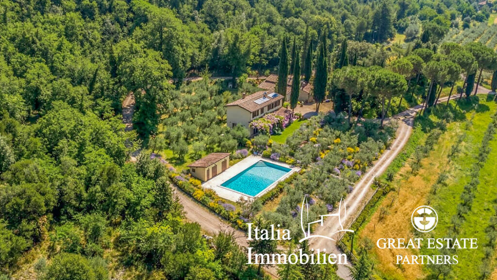 Bauernhaus zum Kauf 1.850.000 € 50 Zimmer 1.004 m² 195.000 m² Grundstück Corciano 06073