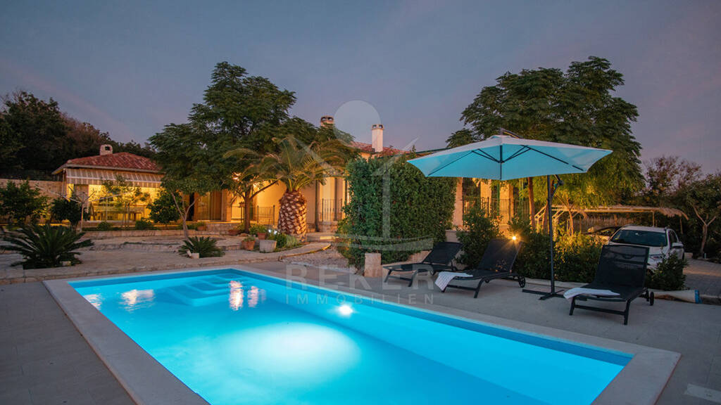 Villa zum Kauf 1.400.000 € 4 Zimmer 148 m² 2.898 m² Grundstück Novalja 53291