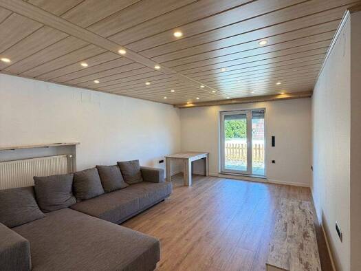 Wohnung zur Miete 1.050 € 5 Zimmer 135 m² 1. Geschoss Sudetenstraße 7 Neuhof Neuhof a.d.Zenn 90616