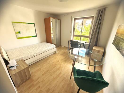 WG-Zimmer zur Miete 490 € 14 m² Geschoss 2/3 frei ab sofort Rosenstraße 5 b Königsbrunn 86343