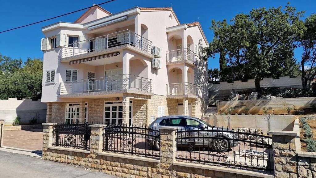 Haus zum Kauf 1.077.500 € 8 Zimmer 431 m² 508 m² Grundstück Maslenica