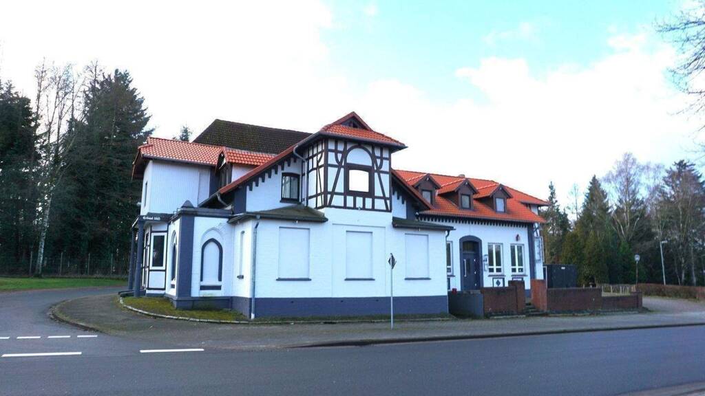 Mehrfamilienhaus zum Kauf provisionsfrei als Kapitalanlage geeignet 498.000 € 12 Zimmer 678 m² 2.910 m² Grundstück Munster 29633