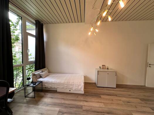 WG-Zimmer zur Miete 330 € 24 m² Geschoss 1/4 frei ab sofort Langemarckstraße 25 Bad Wildungen Bad Wildungen 34537