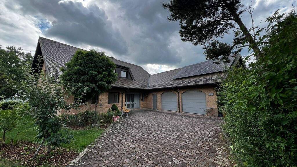 Haus zur Miete 1.950 € 6 Zimmer 195 m² 1.000 m² Grundstück frei ab sofort Herbrechtingen 89542