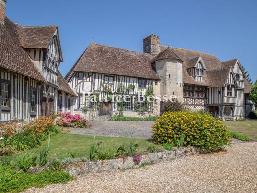 Herrenhaus zum Kauf 2.500.000 € 20 Zimmer 300 m² 35.400 m² Grundstück Deauville 14800