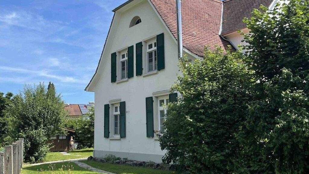 Doppelhaushälfte zum Kauf 439.000 € 4,5 Zimmer 130 m² 699 m² Grundstück Waldshut Waldshut-Tiengen 79761