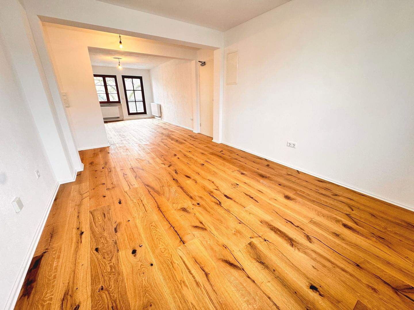 Immobilie in Heßdorf - Provisionsfrei - Renovierte 3 Zimmer Wohnung mit Terrasse und Stellplatz in Heßdorf - Bild 1