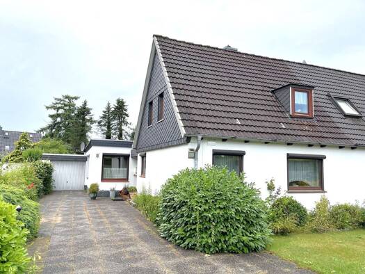 Doppelhaushälfte zum Kauf 235.000 € 4 Zimmer 125 m² 781 m² Grundstück Einfeld Neumünster 24536