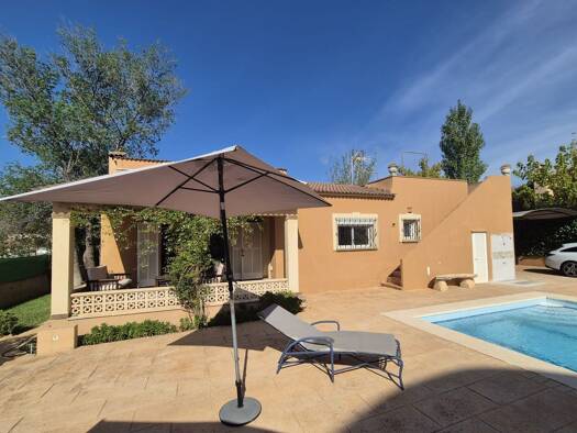 Haus zur Miete 4.500 € 6 Zimmer 236 m² 950 m² Grundstück Palmanyola 07193