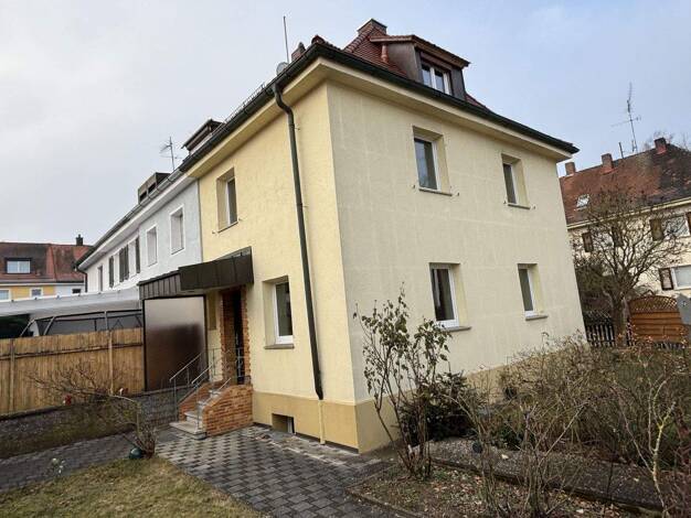 Reihenendhaus zum Kauf 329.000 € 3,5 Zimmer 75 m² 241 m² Grundstück Zirndorf 90513