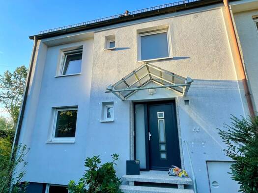 Reihenhaus zur Miete 2.400 € 6 Zimmer 140 m² 435 m² Grundstück frei ab 01.11.2026 Laufamholz Östliche Außenstadt 90482