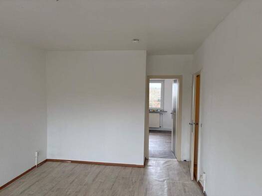 Wohnung zur Miete 480 € 3 Zimmer 60 m² frei ab sofort Riedstraße 13 Wechmar Günthersleben-Wechmar 99869