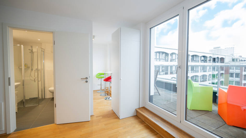 Studio zum Kauf 450.000 € 1 Zimmer 28 m² 6. Geschoss Bogenhausen München 81677