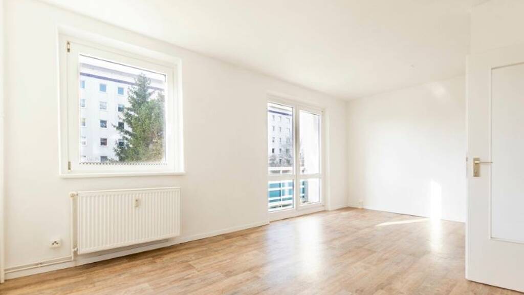 Wohnung zum Kauf provisionsfrei 50.000 € 3 Zimmer 69 m² Meerane 08393