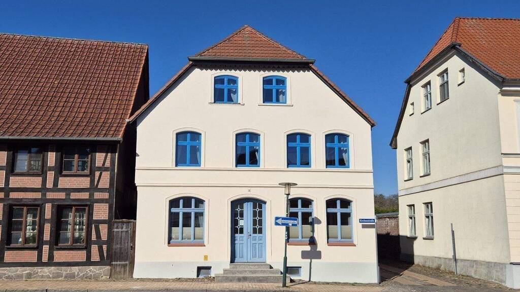 Stadthaus zum Kauf 13 Zimmer 265 m² 301 m² Grundstück frei ab sofort Crivitz 19089
