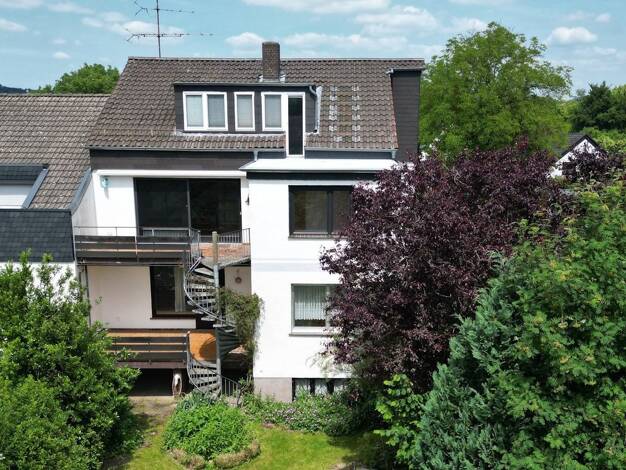 Mehrfamilienhaus zum Kauf 569.000 € 9 Zimmer 249 m² 796 m² Grundstück Kirchditmold Kassel 34130