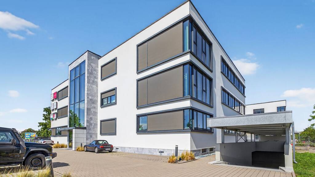 Büroimmobilie mit doppeltem Potenzial - zwei Einheiten im modernen Quartier