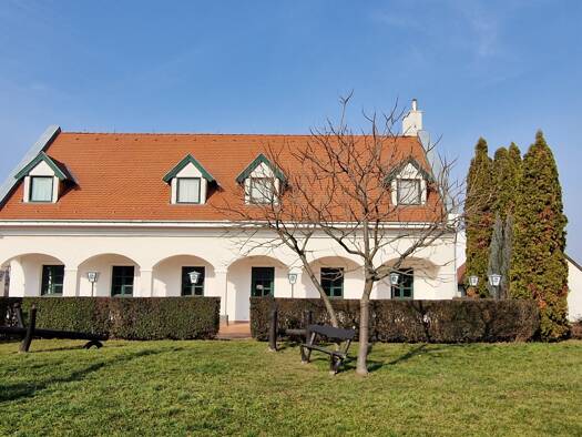 Restaurant zum Kauf 450.000 € 800 m² Gastrofläche 3.990 m² Grundstück Sopronkövesd