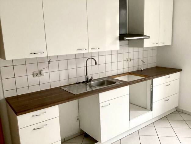 Wohnung zur Miete 576 € 3 Zimmer 85,4 m² frei ab 03.08.2025 Kutzstr. 13 Helmholtzstraße Magdeburg 39112