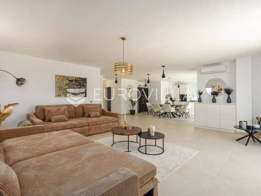 Penthouse zur Miete - Erstbezug 2.500 € 3 Zimmer 191 m² 3. Geschoss Tar Vabriga 52465