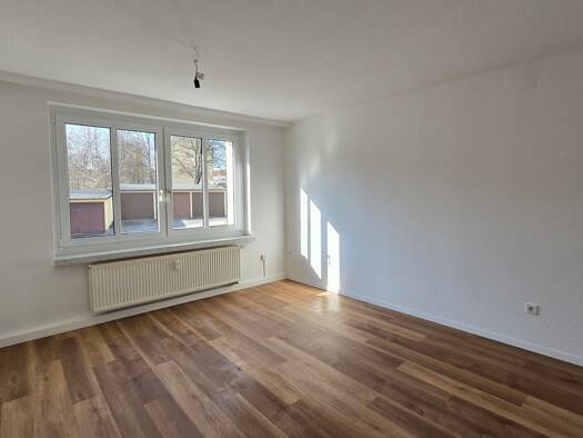 Wohnung zur Miete 306 € 3 Zimmer 55,7 m² 2. Geschoss frei ab sofort Gutenbergstraße 17 Bernsdorf Chemnitz 09126