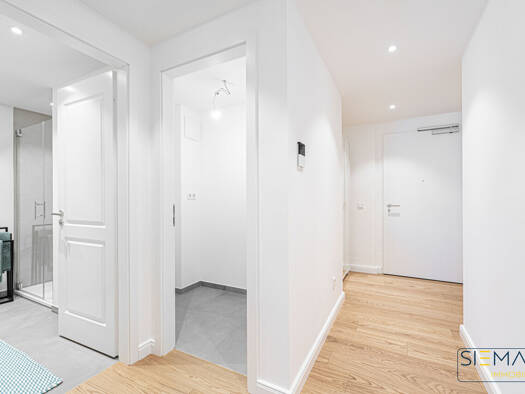 Wohnung zum Kauf 629.000 € 1 Zimmer 50 m² 6. Geschoss Wagenbauerstraße 2 Bogenhausen München 81677