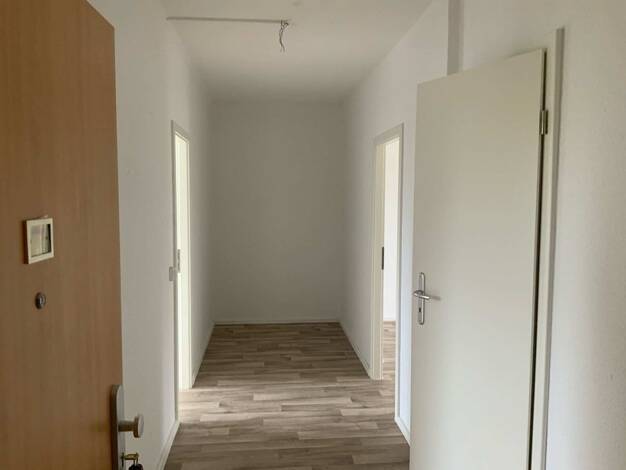 Wohnung zur Miete 437 € 3 Zimmer 68,7 m² 1. Geschoss frei ab 15.08.2026 Plovdiver Str. 58 Grünau-Nord Leipzig 04205