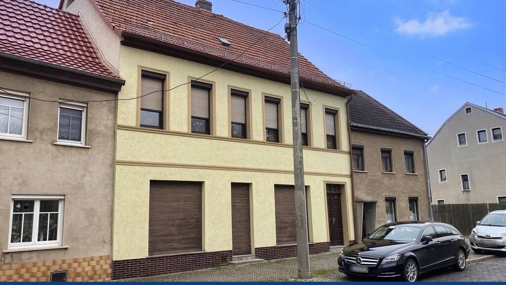 Mehrfamilienhaus zum Kauf 69.000 € 6 Zimmer 60 m² 250 m² Grundstück frei ab sofort Artern 06556