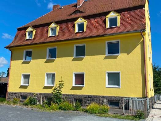 Wohnung zur Miete 295 € 2 Zimmer 55,2 m² Geschoss 1/3 frei ab sofort Bahnhofplatz 3 Wiesau Wiesau 95676
