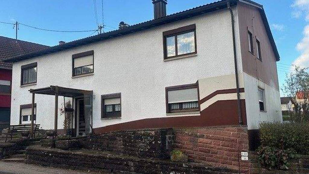 Mehrfamilienhaus zum Kauf 325.000 € 11 Zimmer 197 m² 2.515 m² Grundstück Neusatz Bad Herrenalb 76332