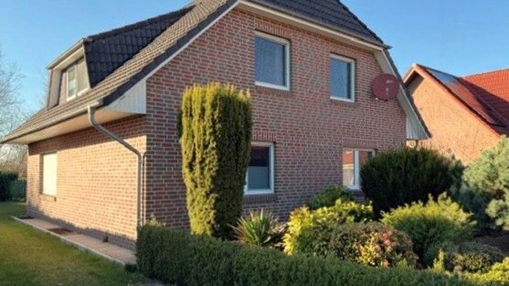 Einfamilienhaus zum Kauf 349.000 € 6 Zimmer 150 m² 683 m² Grundstück Edewechterdamm Friesoythe 26169