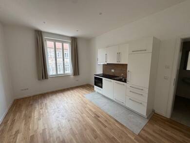 Wohnung zur Miete 622 € 22,5 m² Geschoss 1/3 frei ab 01.07.2025 Marktplatz 6 Markgrafenstadt Erlangen 91054