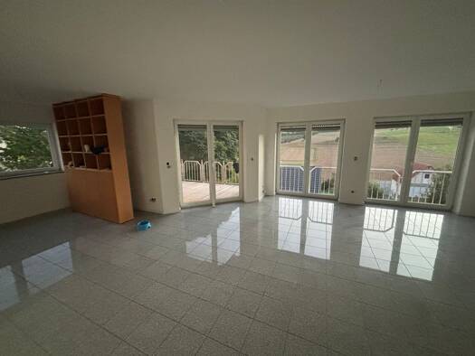 WG-Zimmer zur Miete 850 € 2 Zimmer 100 m² Geschoss 1/3 frei ab sofort Unteraltertheim Altertheim 97237