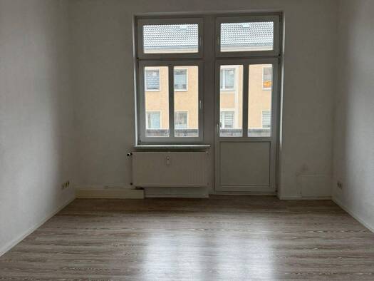 Wohnung zur Miete 360 € 3 Zimmer 68 m² 1. Geschoss frei ab sofort Parkstraße 1 Reichenbach 08468