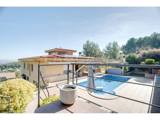 Villa zum Kauf 745.000 € 4 Zimmer 292 m² Corbera de Llobregat 08757
