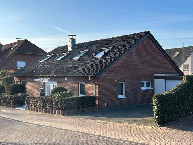 Einfamilienhaus zum Kauf provisionsfrei 849.000 € 6 Zimmer 214 m² 500 m² Grundstück Richrath Langenfeld 40764