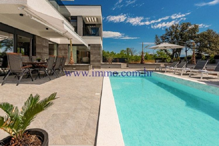 Haus zum Kauf 890.000 € 5 Zimmer 212 m²<br/>Wohnfläche 751 m²<br/>Grundstück Zadar