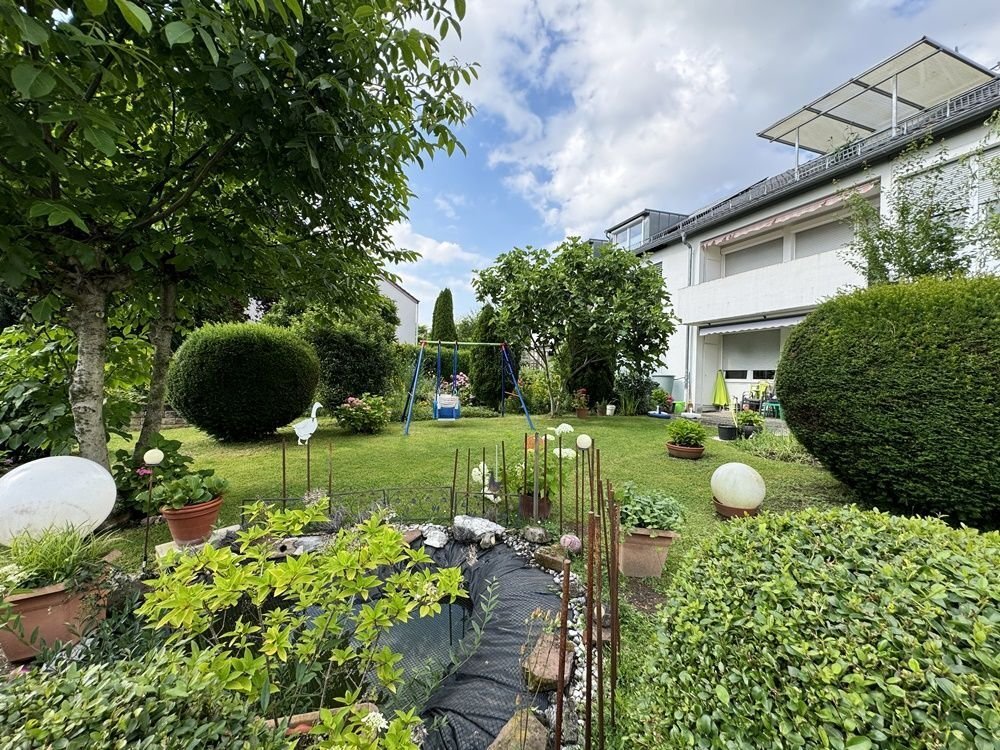 Mehrfamilienhaus zum Kauf 745.000 € 9 Zimmer 214,9 m²<br/>Wohnfläche 415 m²<br/>Grundstück Göppingen - Nordweststadt Göppingen 73033