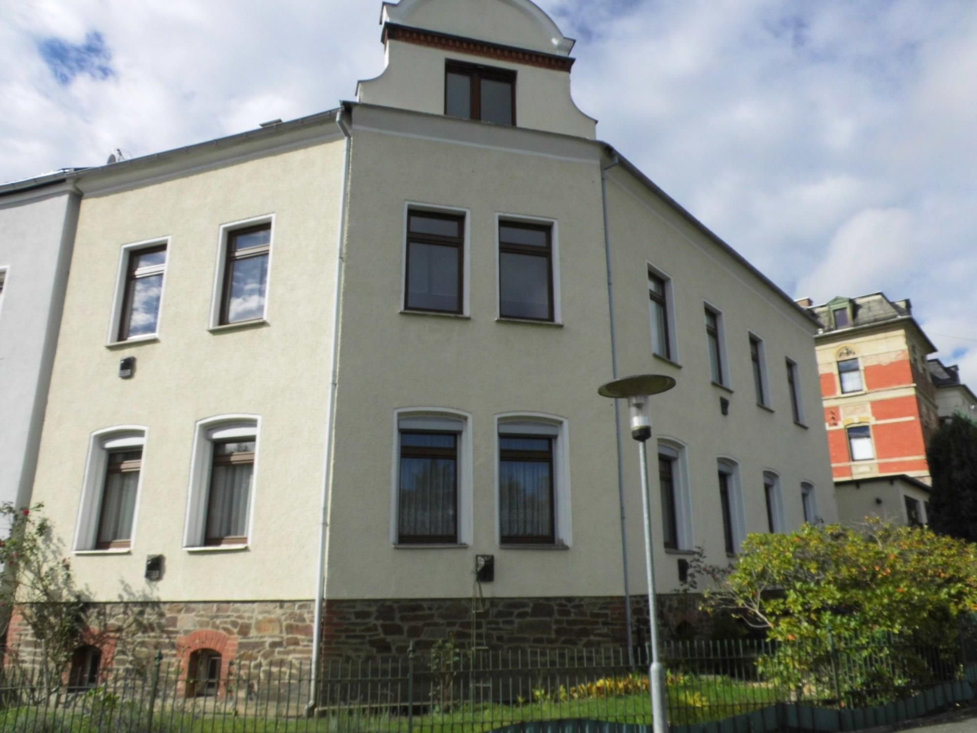 Mehrfamilienhaus zum Kauf 75.000 € 220 m²<br/>Wohnfläche 470 m²<br/>Grundstück Lengenfeld Lengenfeld 08485