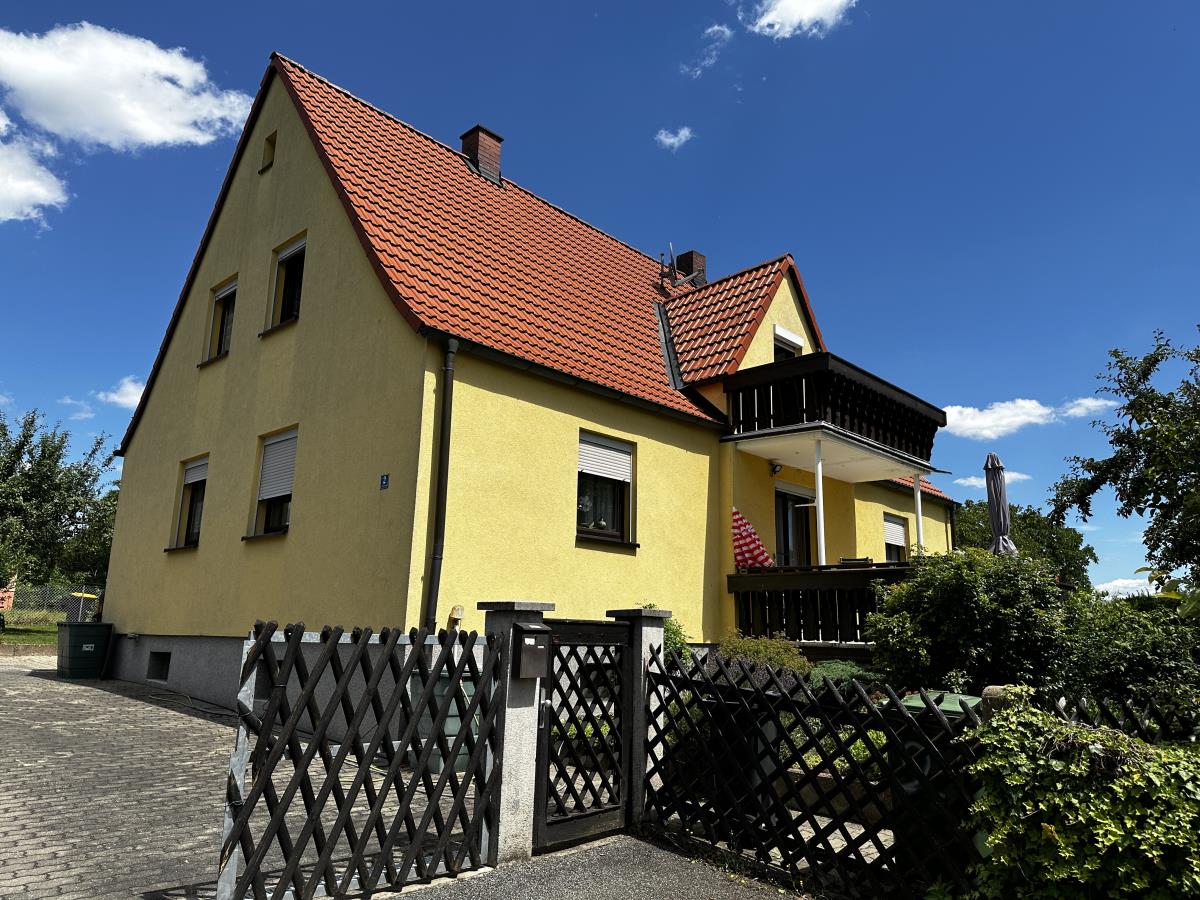 Mehrfamilienhaus zum Kauf 550.000 € 8 Zimmer 151 m²<br/>Wohnfläche 780 m²<br/>Grundstück ab sofort<br/>Verfügbarkeit Puschendorf 90617