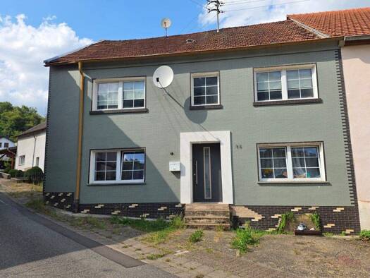 Doppelhaushälfte zum Kauf 109.000 € 185 m² 300 m² Grundstück Hargarten Beckingen / Hargarten 66701