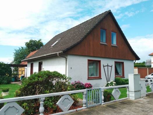 Haus zum Kauf 185.000 € 4,5 Zimmer 130 m² 936 m² Grundstück Zeven 27404