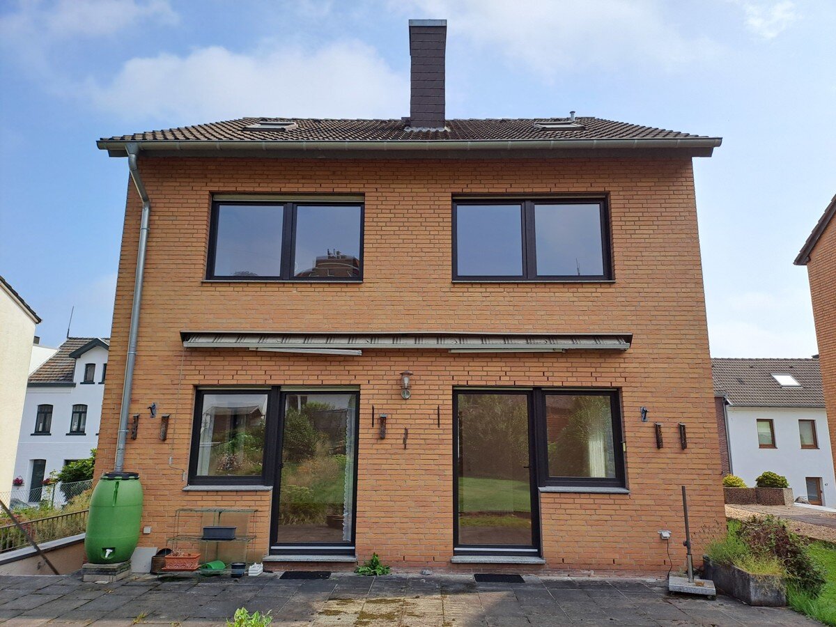 Einfamilienhaus zum Kauf 359.000 € 5 Zimmer 128,8 m²<br/>Wohnfläche 644 m²<br/>Grundstück Herzogenrath Herzogenrath 52134